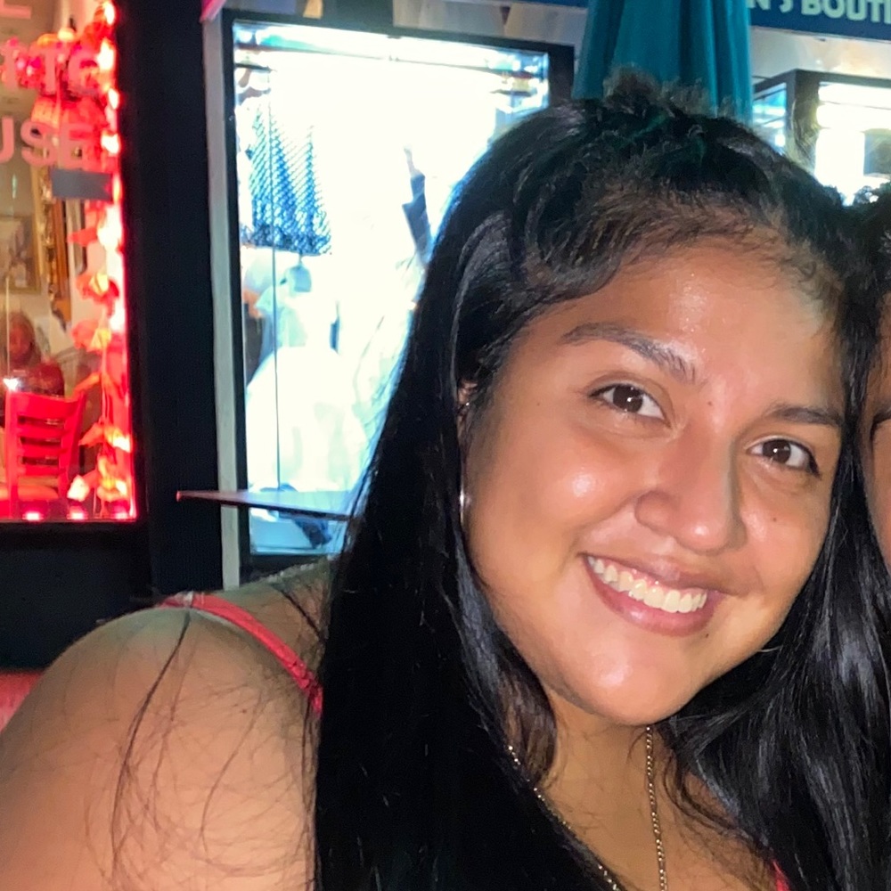 Meet your Posher, Adriana